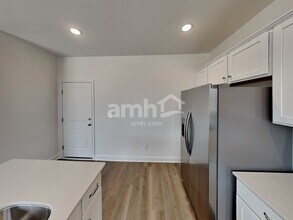 5002 Twin River Dr in Denver, NC - Building Photo - Building Photo