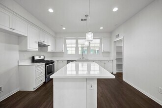 8887 Orangethorpe Ave in Buena Park, CA - Foto de edificio - Building Photo