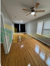 8802 S Saginaw Ave in Chicago, IL - Building Photo - Building Photo