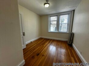 5 Barrows St in Boston, MA - Building Photo - Building Photo