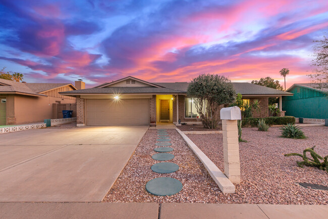 2117 E Oxford Dr in Tempe, AZ - Foto de edificio - Building Photo