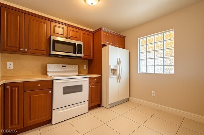 4137 Skyline Blvd in Cape Coral, FL - Foto de edificio - Building Photo