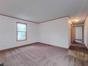 501-22 1/2 22 1/2 St NW in Stewartville, MN - Foto de edificio - Building Photo