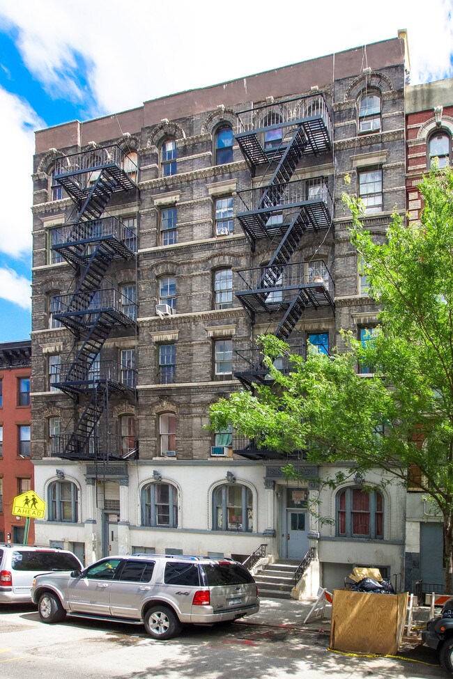 307 E 109th St in New York, NY - Building Photo - Building Photo