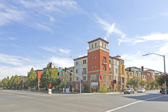 La Moraga Apartments in San Jose, CA - Foto de edificio - Building Photo