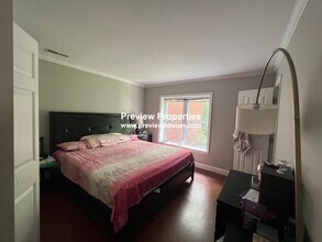 164 Newton St, Unit 3P in Boston, MA - Foto de edificio - Building Photo