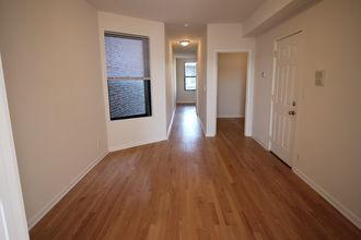 3318 W Lawrence Ave, Unit 2 in Chicago, IL - Building Photo - Building Photo