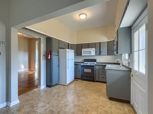 2210 N 3rd St in Harrisburg, PA - Building Photo - Building Photo