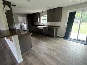1807 Cottage Ave SW in Live Oak, FL - Building Photo - Building Photo