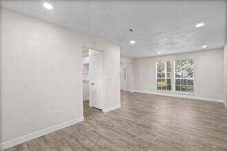 5410 Forest Trails Dr in Houston, TX - Foto de edificio - Building Photo