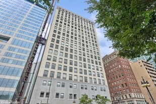910 S Michigan Ave in Chicago, IL - Building Photo