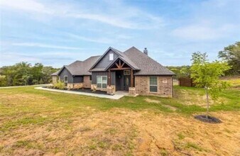 136 Cottongame rd in Weatherford, TX - Building Photo - Building Photo