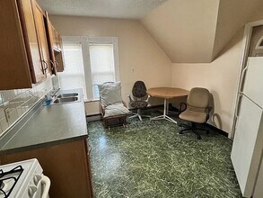 56 William St, Unit 3R in Medford, MA - Foto de edificio - Building Photo
