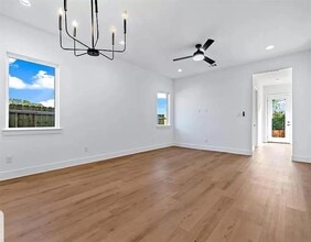 1605 Logan St in Fort Worth, TX - Building Photo - Building Photo