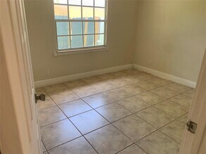 907 SW 78th Ave in North Lauderdale, FL - Building Photo - Building Photo