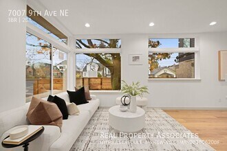 7007 9th Ave NE in Seattle, WA - Building Photo - Building Photo
