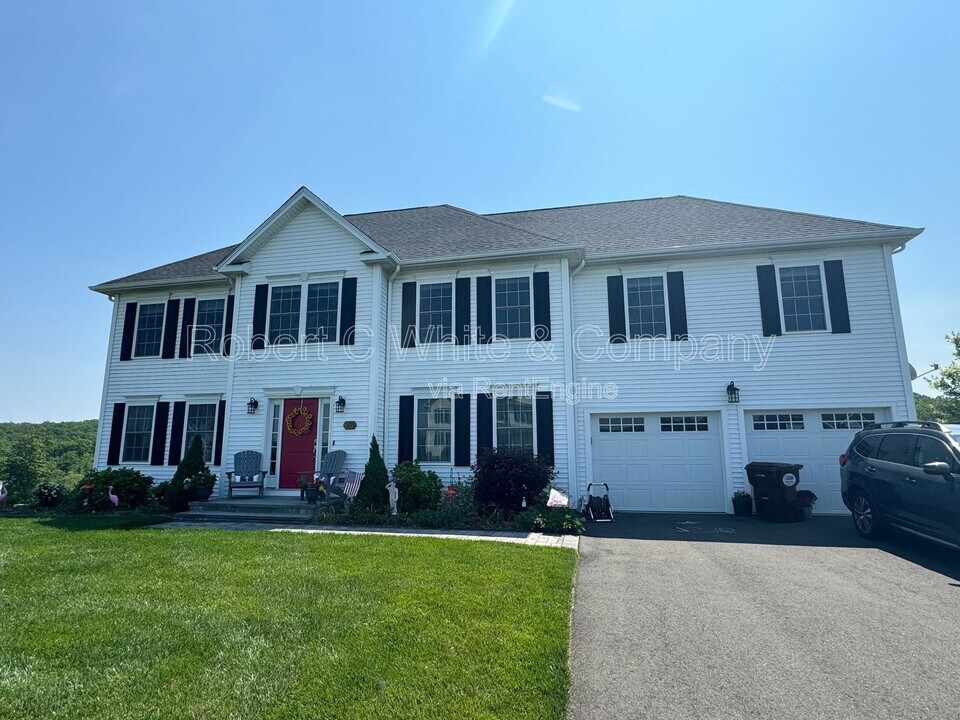 26 Northview Dr in Guilford, CT - Building Photo