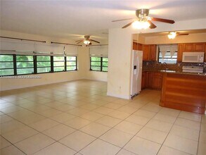 180 NE 128th St in North Miami, FL - Building Photo - Building Photo