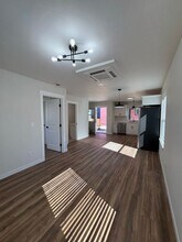 1166 Woodrow Ln in Medford, OR - Building Photo - Building Photo