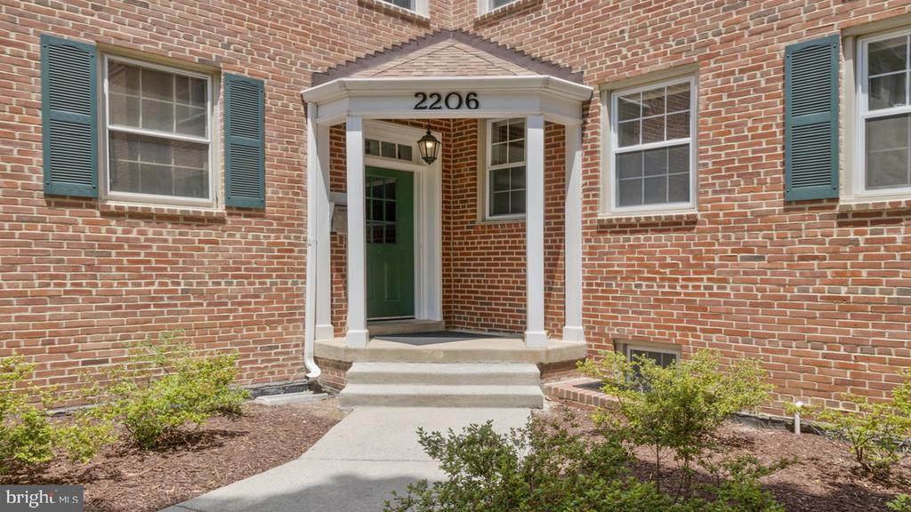 2206 Washington Ave-Unit -103 in Silver Spring, MD - Building Photo