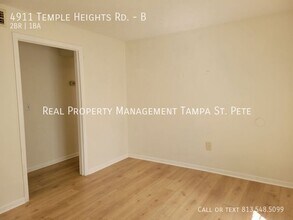 4911 E Temple Heights Rd in Tampa, FL - Building Photo - Building Photo