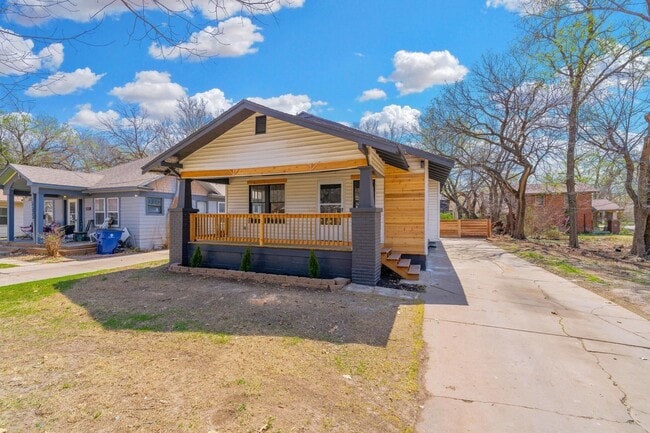property at 2327 W Douglas Ave