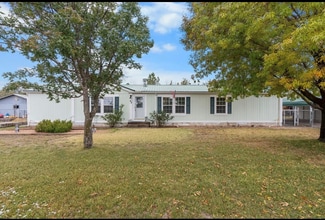 8 Phillips Dr in Los Lunas, NM - Building Photo - Building Photo