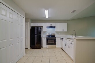 704 Ichabod Ave S in Lehigh Acres, FL - Foto de edificio - Building Photo