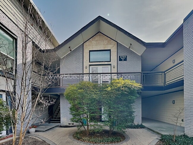 property at 2722 Knight St