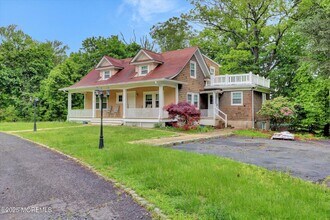 4 Ivy Pl in Ocean Township, NJ - Building Photo - Building Photo