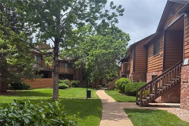 2261 S Buckley Rd, Unit 102 in Aurora, CO - Building Photo - Building Photo