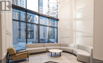 3-303 Gloucester St in Toronto, ON - Building Photo - Building Photo