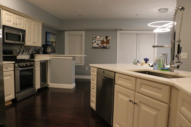 506 Sea St in Quincy, MA - Building Photo - Building Photo