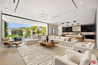 115 S Rockingham Ave in Los Angeles, CA - Building Photo - Building Photo