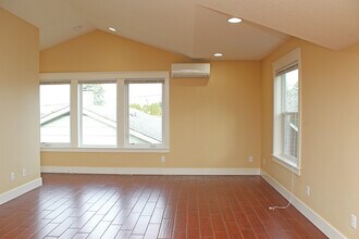 3901 SE 49th Ave in Portland, OR - Building Photo - Building Photo