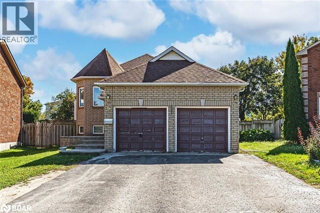 property at 9 Kestrel Ct