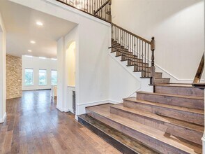 15704 San Solano Ct in Bee Cave, TX - Foto de edificio - Building Photo