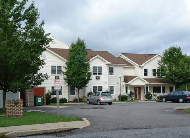 Almond Street Commons in Williamsport, PA - Foto de edificio - Building Photo