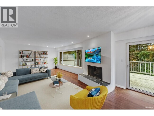 6260 St Georges Ave in West Vancouver, BC - Building Photo - Building Photo