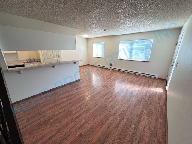 1515 NE Hale Pl in Gresham, OR - Building Photo - Building Photo