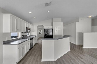 15412 Montilla Loop in Tampa, FL - Building Photo - Building Photo