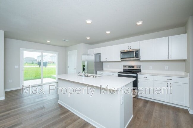 4582 SE Rockford Ave in West Des Moines, IA - Building Photo - Building Photo