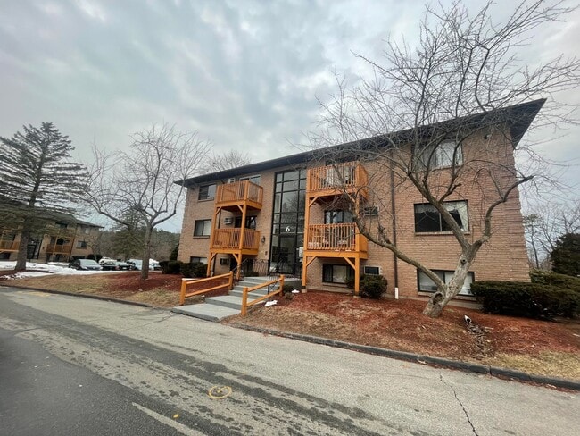 6 Lancelot Ct in Salem, NH - Building Photo - Building Photo