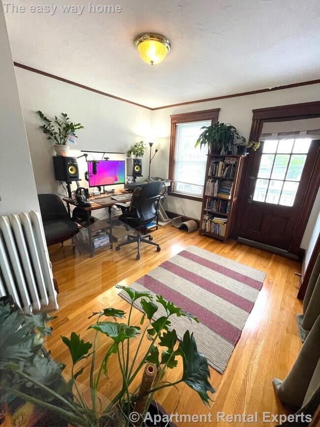 7 Doble Ave, Unit 2 in Medford, MA - Building Photo - Building Photo