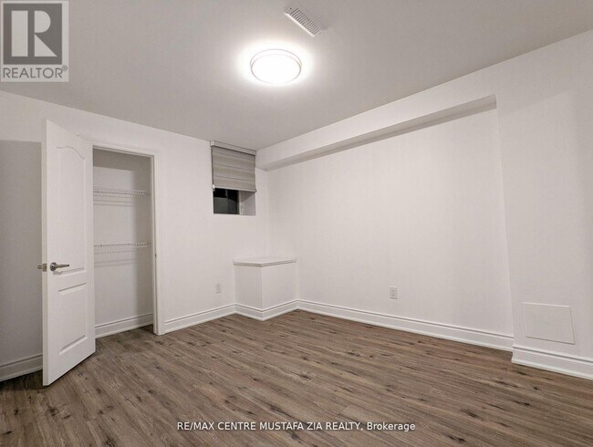 359 Emmett Landing in Milton, ON - Building Photo - Building Photo