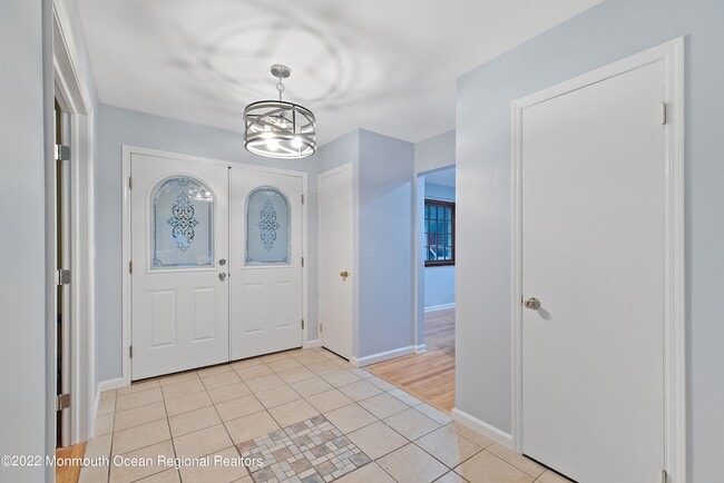 2 Karen Ct in West Long Branch, NJ - Building Photo - Building Photo