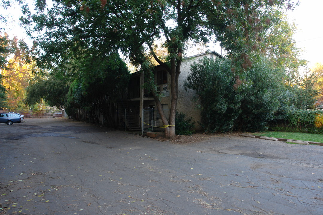 1276 Stewart Ave in Chico, CA - Building Photo