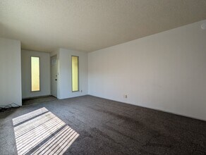 157 40th St in Springfield, OR - Building Photo - Building Photo