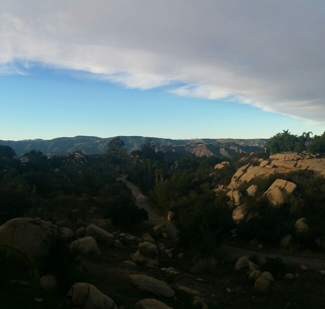 2761 Joan Ln in Fallbrook, CA - Building Photo - Building Photo