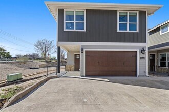 1706 Cedar Bend Dr in Austin, TX - Building Photo - Building Photo